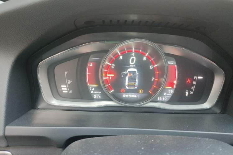 Used Volvo S60 2016 S60L T4 Zhiyuan Edition Instrument Cluster