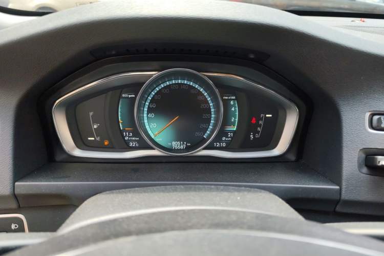 Used Volvo S60 2016 S60L T3 Smart Drive Edition Instrument Cluster