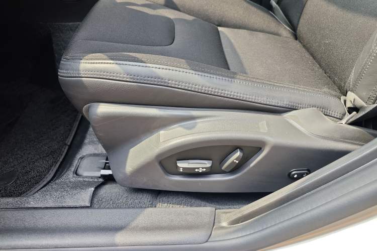 Used Volvo S60 2016 S60L T3 Smart Drive Edition Interior 6
