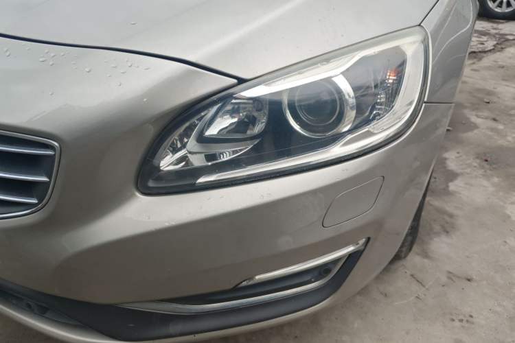 Used Volvo S60 2016 S60L T4 Zhiyuan Edition Left Front Headlight