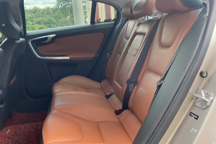Used Volvo S60 2016 S60L T4 Zhiyuan Edition Left Rear Seat