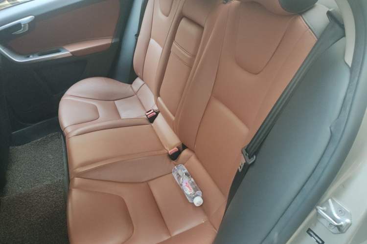 Used Volvo S60 2016 S60L T4 Zhiyuan Edition Left Rear Seat