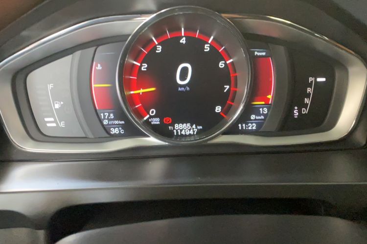 Used Volvo S60 2016 S60L T4 Zhiyuan Edition Odometer Close Up