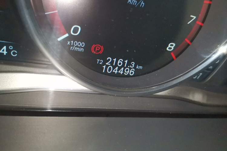 Used Volvo S60 2016 S60L T4 Zhiyuan Edition Odometer Close Up
