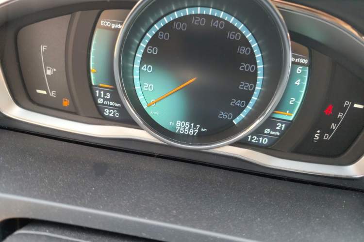 Used Volvo S60 2016 S60L T3 Smart Drive Edition Odometer Close Up