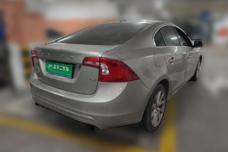 Used Volvo S60 2016 S60L T4 Zhiyuan Edition Rear Right 45 Deg