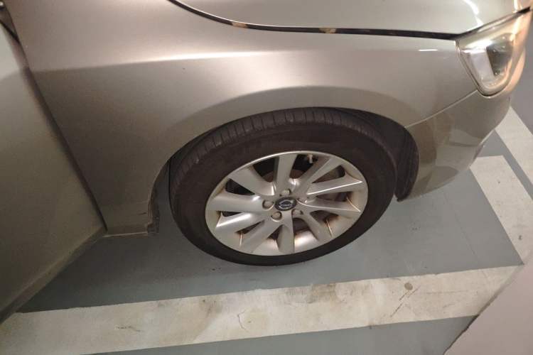 Used Volvo S60 2016 S60L T4 Zhiyuan Edition Right Front Wheel Hub