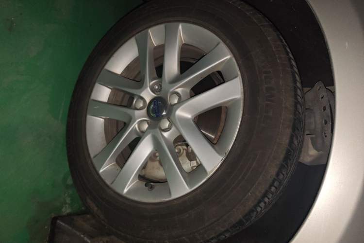 Used Volvo S60 2016 S60L T3 Smart Drive Edition Right Front Wheel Hub