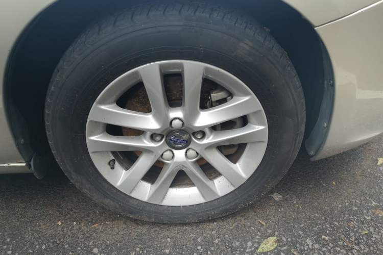 Used Volvo S60 2016 S60L T3 Smart Drive Edition Right Front Wheel Hub