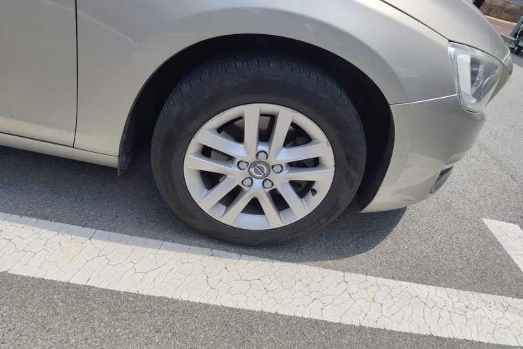 Used Volvo S60 2016 S60L T3 Smart Drive Edition Right Front Wheel Hub