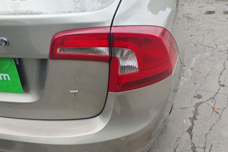 Used Volvo S60 2016 S60L T4 Zhiyuan Edition Right Rear Taillight