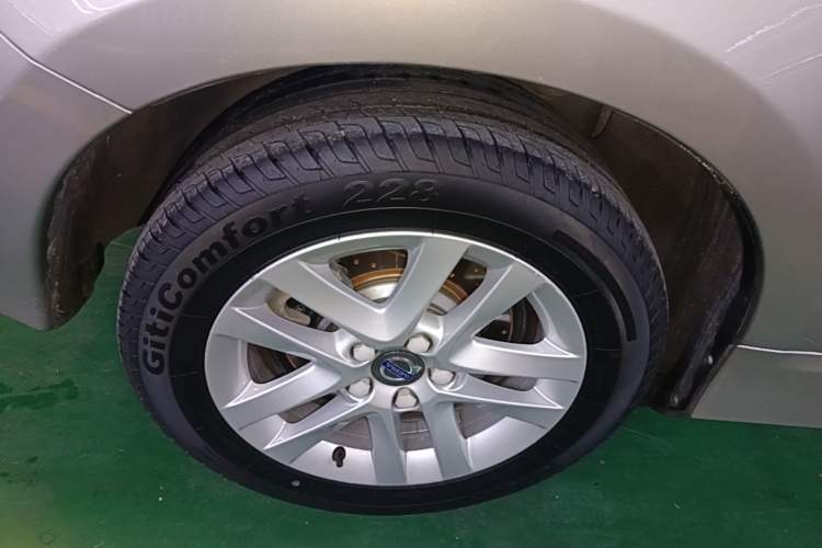 Used Volvo S60 2016 S60L T3 Smart Drive Edition Right Rear Wheel Hub