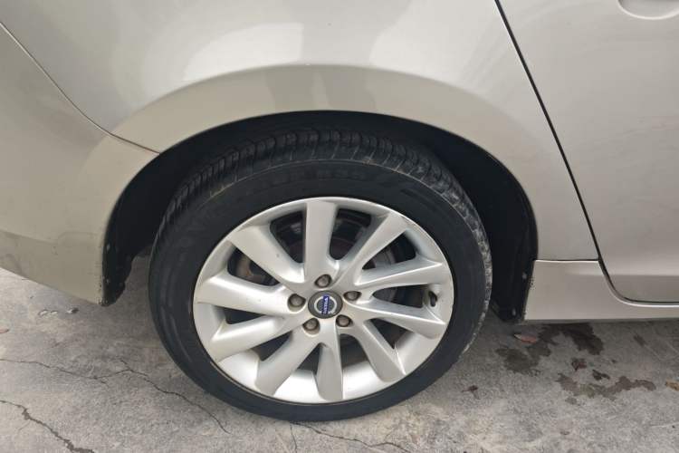 Used Volvo S60 2016 S60L T4 Zhiyuan Edition Right Rear Wheel Hub