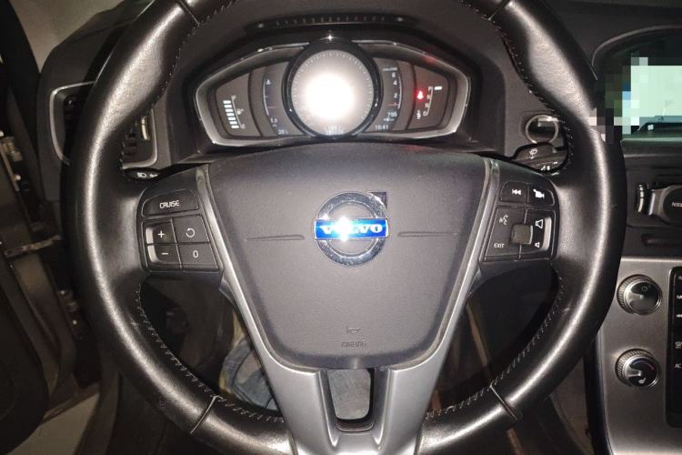 Used Volvo S60 2016 S60L T4 Zhiyuan Edition Steering Wheel