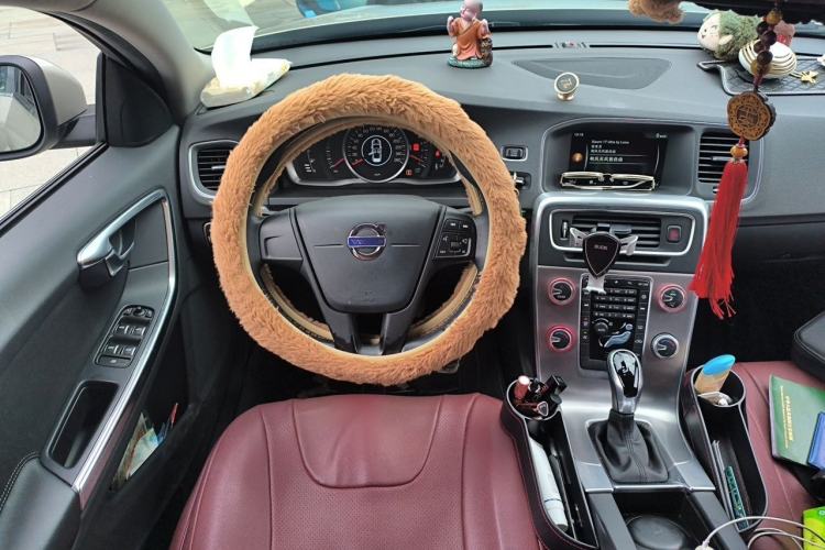 Used Volvo S60 2016 S60L T3 Smart Drive Edition Steering Wheel