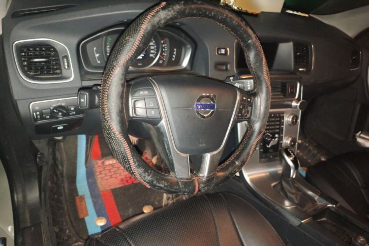Used Volvo S60 2016 S60L T3 Smart Drive Edition Steering Wheel