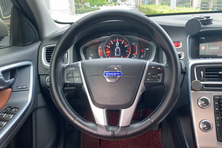 Used Volvo S60 2016 S60L T4 Zhiyuan Edition Steering Wheel