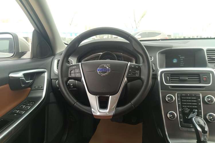 Used Volvo S60 2016 S60L T5 Intelligent Drive Edition Steering Wheel