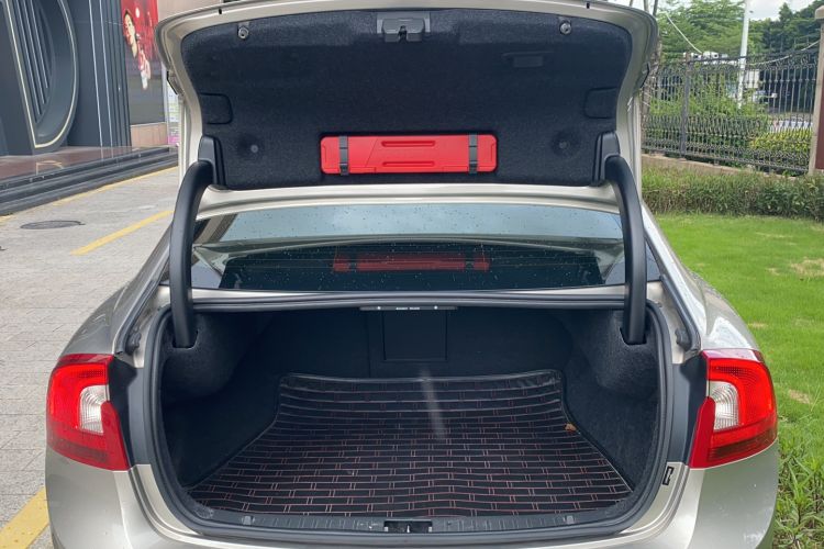 Used Volvo S60 2016 S60L T4 Zhiyuan Edition Trunk