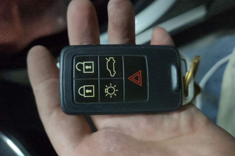 Used Volvo S60 2016 S60L T4 Zhiyuan Edition Vehicle Key