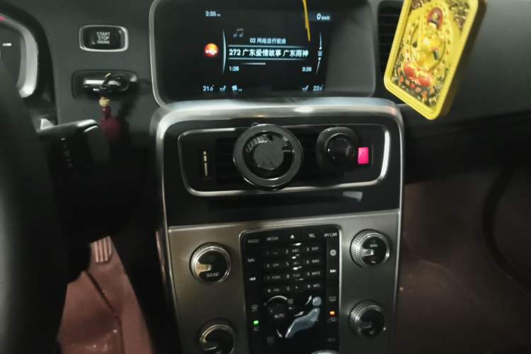 Used Volvo S60 2016 S60L T4 Zhiyuan Edition Audio And AC Panel