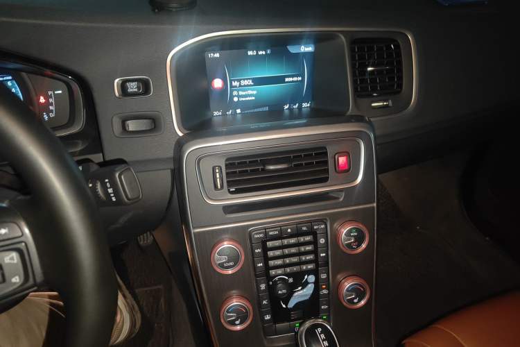 Used Volvo S60 2016 S60L T5 Intelligent Drive Edition Audio And AC Panel