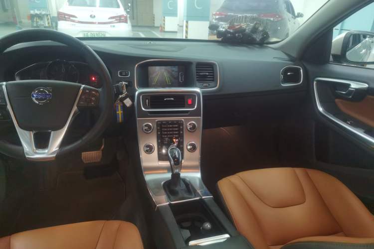 Used Volvo S60 2016 S60L T4 Zhiyuan Edition Audio And AC Panel