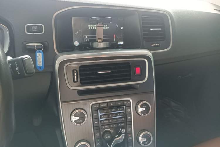 Used Volvo S60 2016 S60L T5 Intelligent Drive Edition Audio And AC Panel