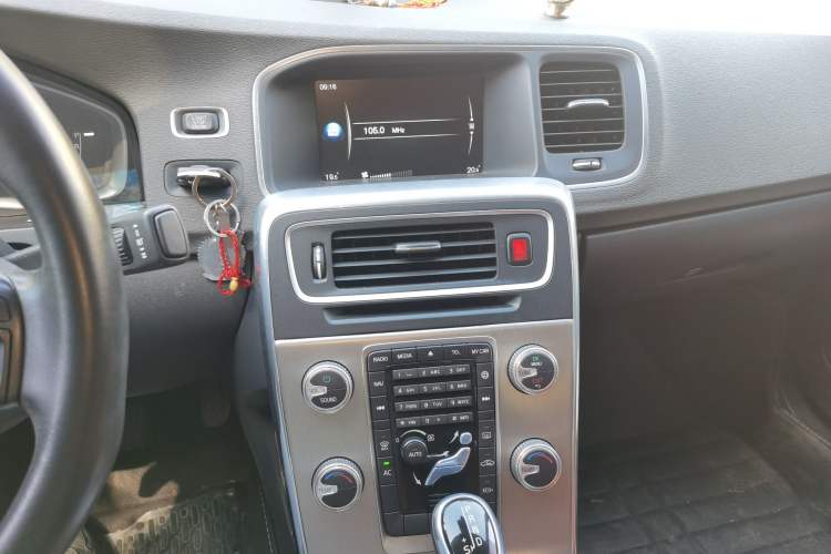 Used Volvo S60 2016 S60L T3 Smart Drive Edition Audio And AC Panel