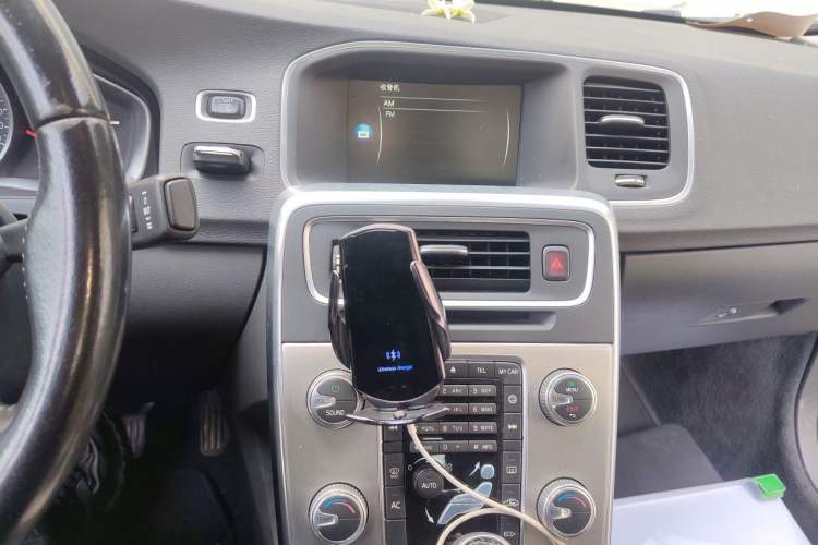 Used Volvo S60 2016 S60L T3 Smart Drive Edition Audio And AC Panel