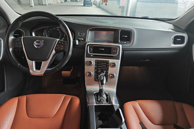 Used Volvo S60 2016 S60L T4 Zhiyuan Edition Center Console