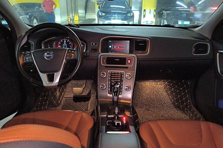 Used Volvo S60 2016 S60L T5 Intelligent Drive Edition Center Console