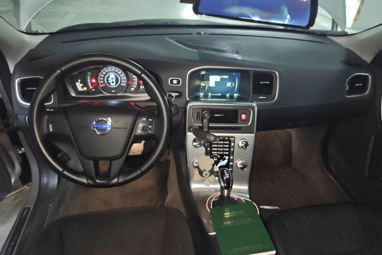 Used Volvo S60 2016 S60L T3 Smart Drive Edition Center Console