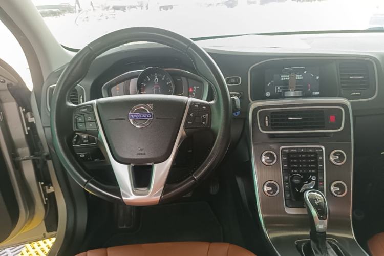Used Volvo S60 2016 S60L T5 Intelligent Drive Edition Center Console