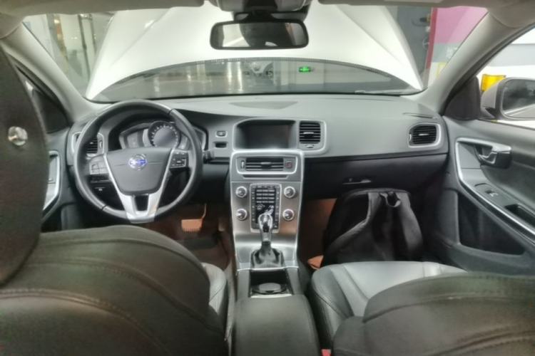 Used Volvo S60 2016 S60L T5 Intelligent Drive Edition Center Console