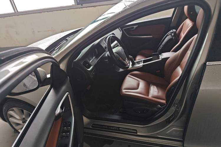 Used Volvo S60 2016 S60L T4 Zhiyuan Edition Driver Seat