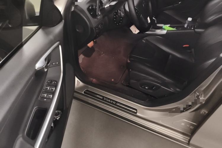 Used Volvo S60 2016 S60L T4 Zhiyuan Edition Driver Seat