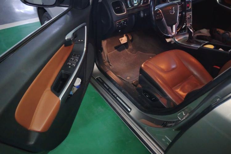 Used Volvo S60 2016 S60L T4 Zhiyuan Edition Driver Seat