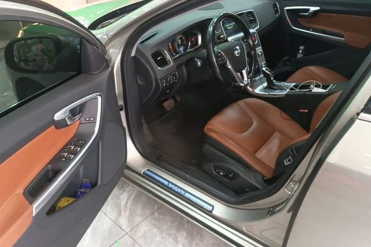 Used Volvo S60 2016 S60L T4 Zhiyuan Edition Driver Seat