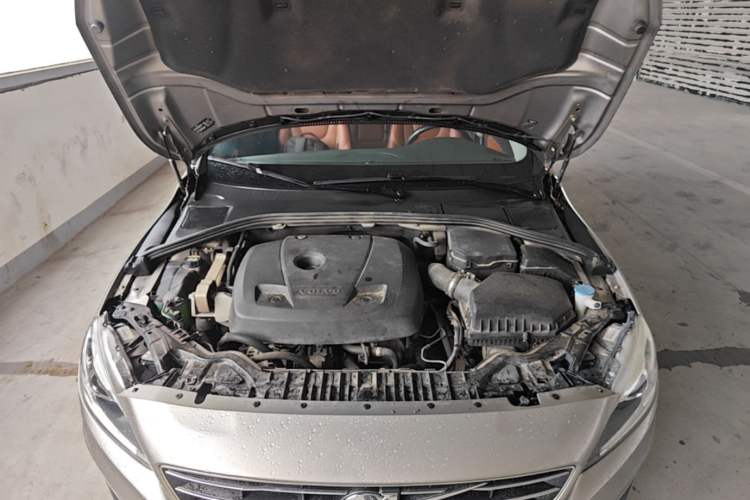 Used Volvo S60 2016 S60L T4 Zhiyuan Edition Engine Bay
