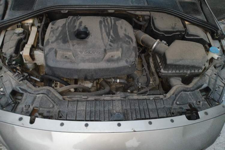 Used Volvo S60 2016 S60L T4 Zhiyuan Edition Engine Bay