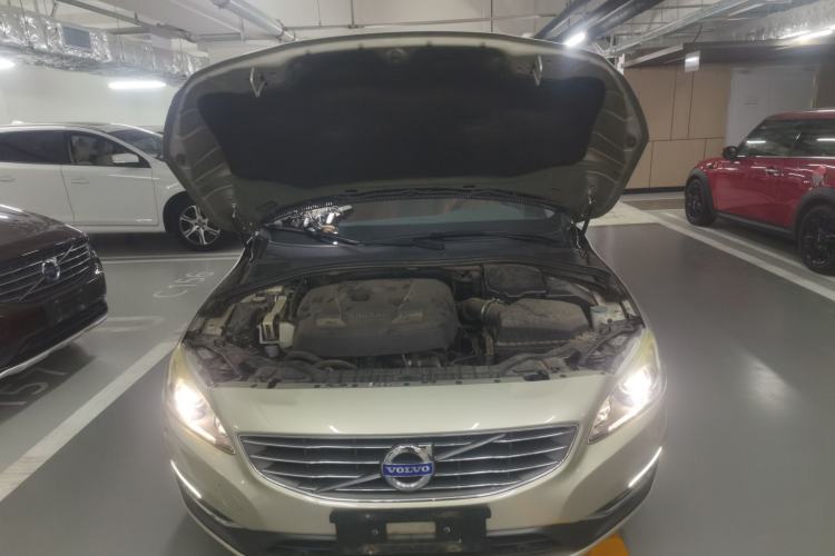 Used Volvo S60 2016 S60L T4 Zhiyuan Edition Engine Bay