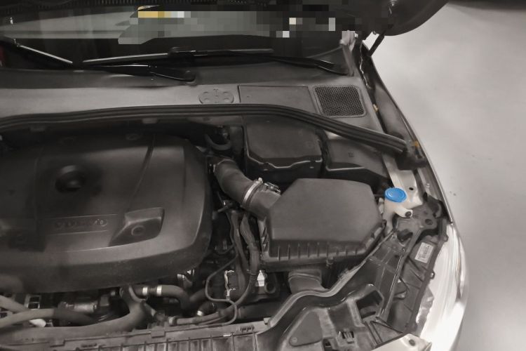 Used Volvo S60 2016 S60L T4 Zhiyuan Edition Engine Bay Left