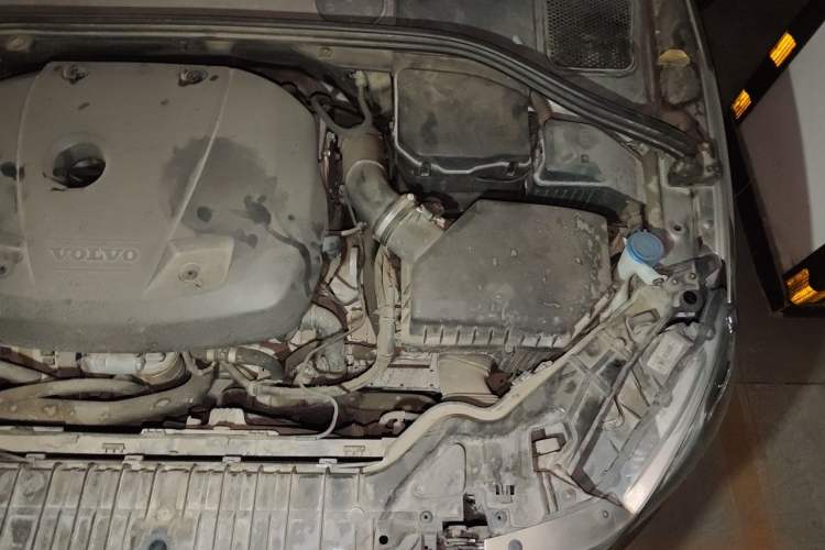Used Volvo S60 2016 S60L T4 Zhiyuan Edition Engine Bay Left