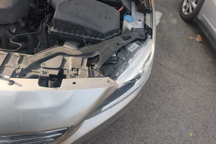 Used Volvo S60 2016 S60L T4 Zhiyuan Edition Engine Bay Left