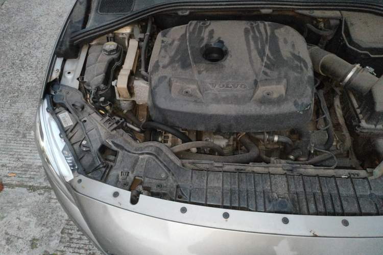 Used Volvo S60 2016 S60L T4 Zhiyuan Edition Engine Bay Right