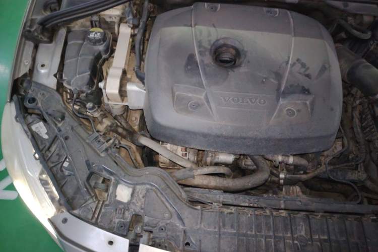 Used Volvo S60 2016 S60L T4 Zhiyuan Edition Engine Bay Right