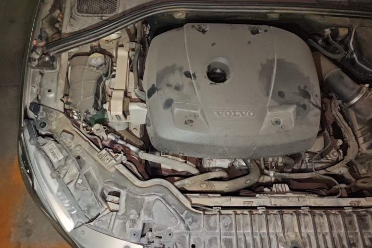 Used Volvo S60 2016 S60L T4 Zhiyuan Edition Engine Bay Right