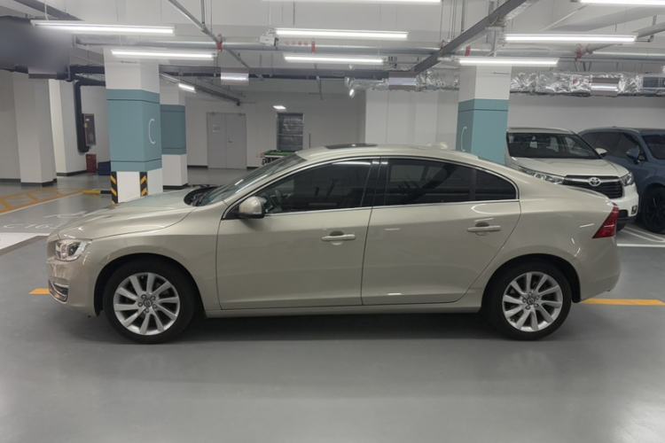 Used Volvo S60 2016 S60L T4 Zhiyuan Edition Exterior 2