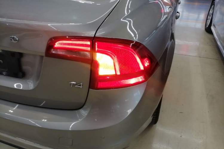 Used Volvo S60 2016 S60L T4 Zhiyuan Edition Exterior 3
